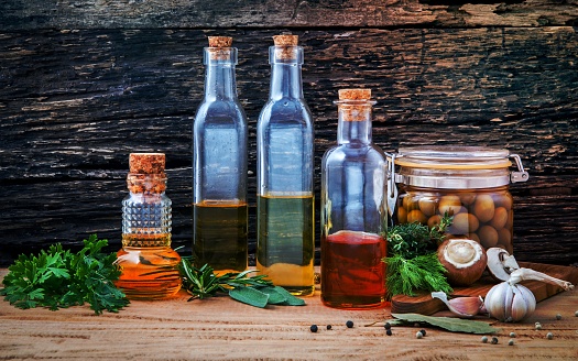 Verschiedene Arten Von Speiseöl Olivenöl Aromatisiert Und Sesamöl Mit ...