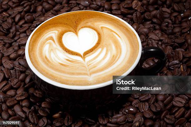 Frischer Kaffee Trinken Stockfoto und mehr Bilder von Braun - Braun, Café, Cappuccino