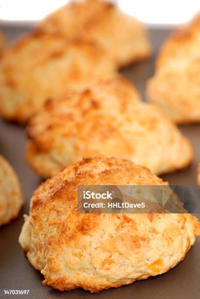 Queijo Cheddar Biscoitos Em Um Cookie De - Fotografias de stock e mais imagens de Cheddar - Queijo - Cheddar - Queijo, Assadeira - Bandeja, Assado no Forno