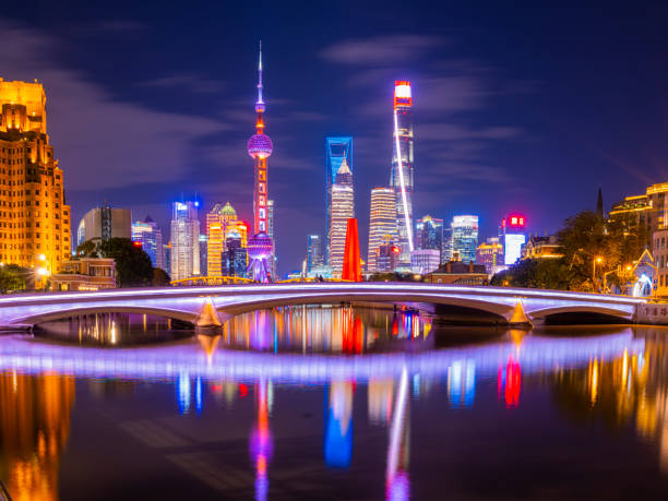 shanghai mansion, lujiazui, zhapu road bridge, oriental pearl tower, shanghai center building, rzeka suzhou dwie strony architektury, most - the bund zdjęcia i obrazy z banku zdjęć