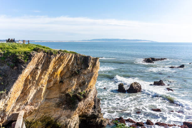 istock The wonderful cliffs of California coast 1470332482