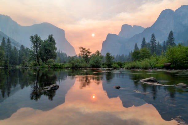 istock Dawn at Valley View in Yosemite National Park 1470333673