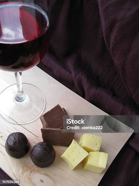 Foto de Ainda Life e mais fotos de stock de Chocolate - Chocolate, Vinho, Queijo