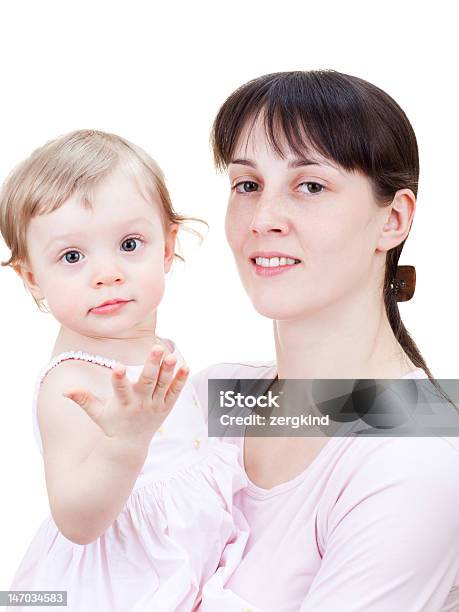 Foto de Menina Com A Mãe e mais fotos de stock de 12-17 meses - 12-17 meses, Abraçar, Adulto