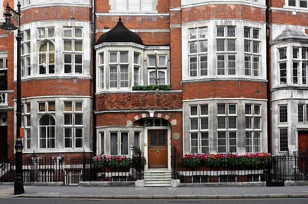 istock Old London Townhouses 147034585
