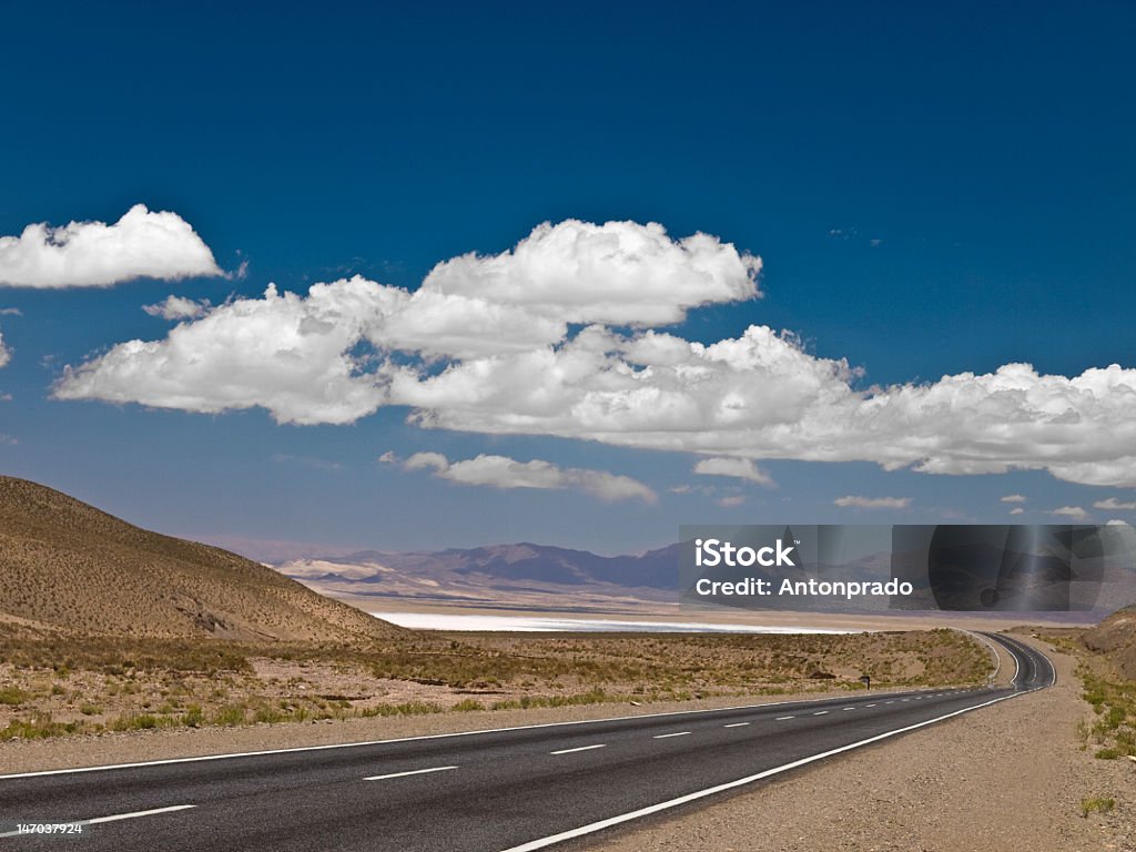 Strada del deserto - Foto stock royalty-free di Ambientazione esterna