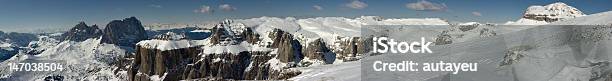 Vista Panorámica Desde Sass Pordoi Alpes Dolomíticos Italiana De Los Alpes Italia Foto de stock y más banco de imágenes de Aire libre