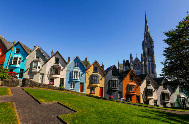 istock Row home and cathedral in Cobh, Ireland 1470385933