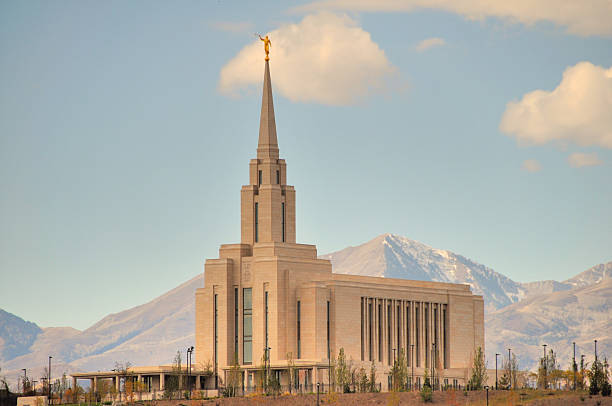 templo de las montañas oquirrh utah - temple mormonism salt lake city temple square fotografías e imágenes de stock