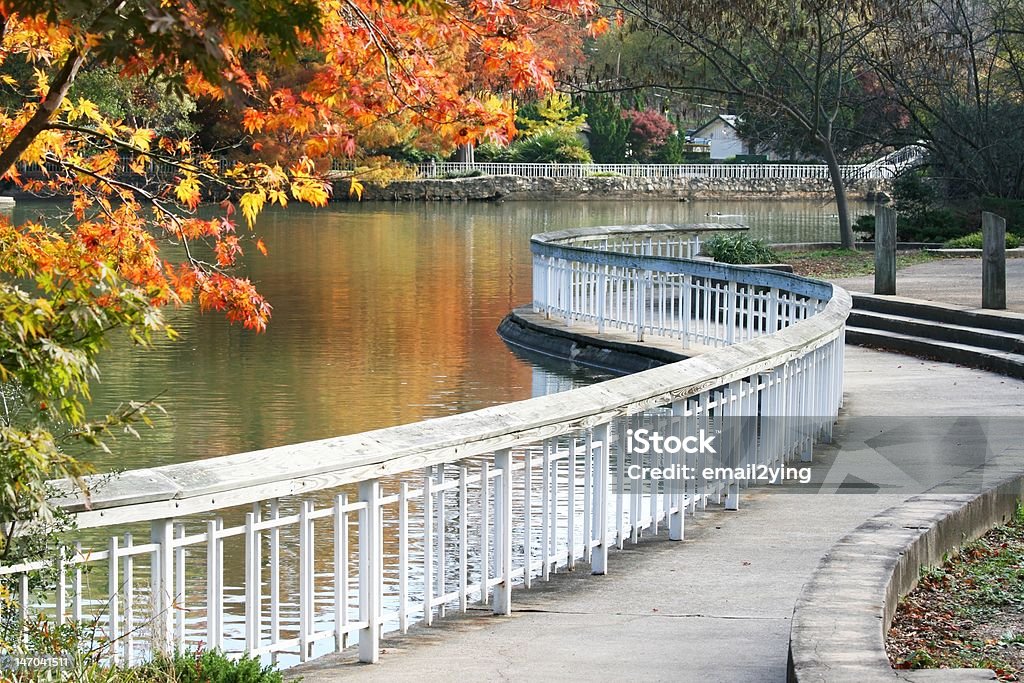 A piedi il percorso al parco Pullen, raleigh, nc - Foto stock royalty-free di Raleigh