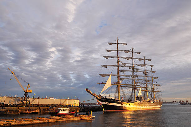 istock Russian tall ship and Downtown Vancouver 147043579