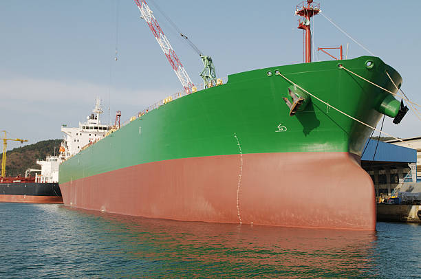 istock Oil and gas industry - tanker ship 147044201