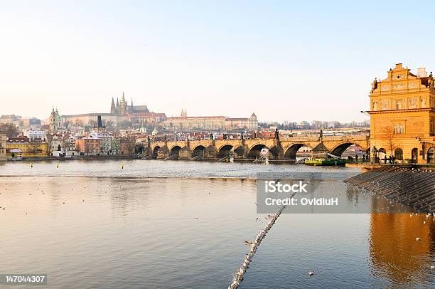 Castillo De Praga Foto de stock y más banco de imágenes de Agua - Agua, Aire libre, Arquitectura