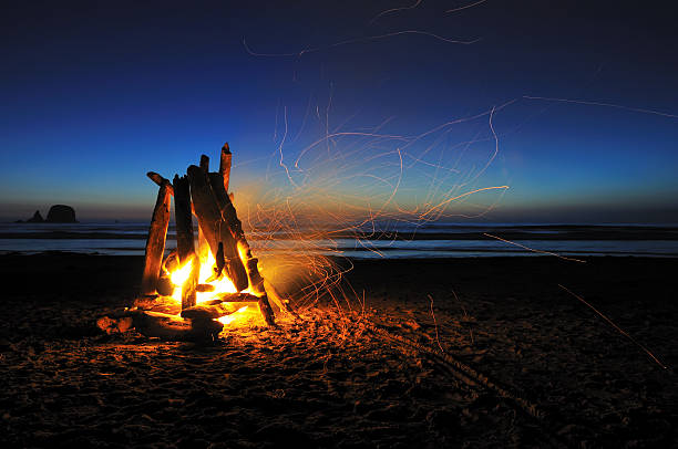 Feu de camp sur la plage de shi-shi - Photo