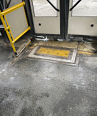 niederflur-buseinfahrt-mit-schmutz-auf-der-rollstuhlrampe.jpg?b=1&s=170x170&k=20&c=HnIa-4eEMIhdvBAowVc53g4udRIQAQeuuthz_gjfSHE=