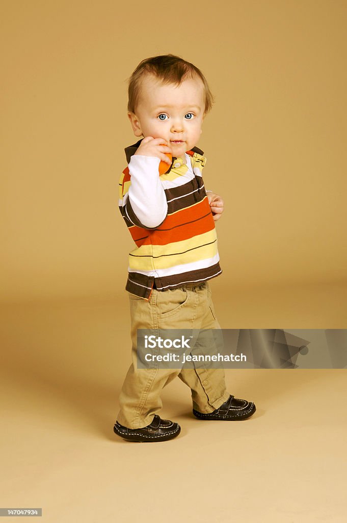 Retrato de niño pequeño encantadores - Foto de stock de Andar libre de derechos