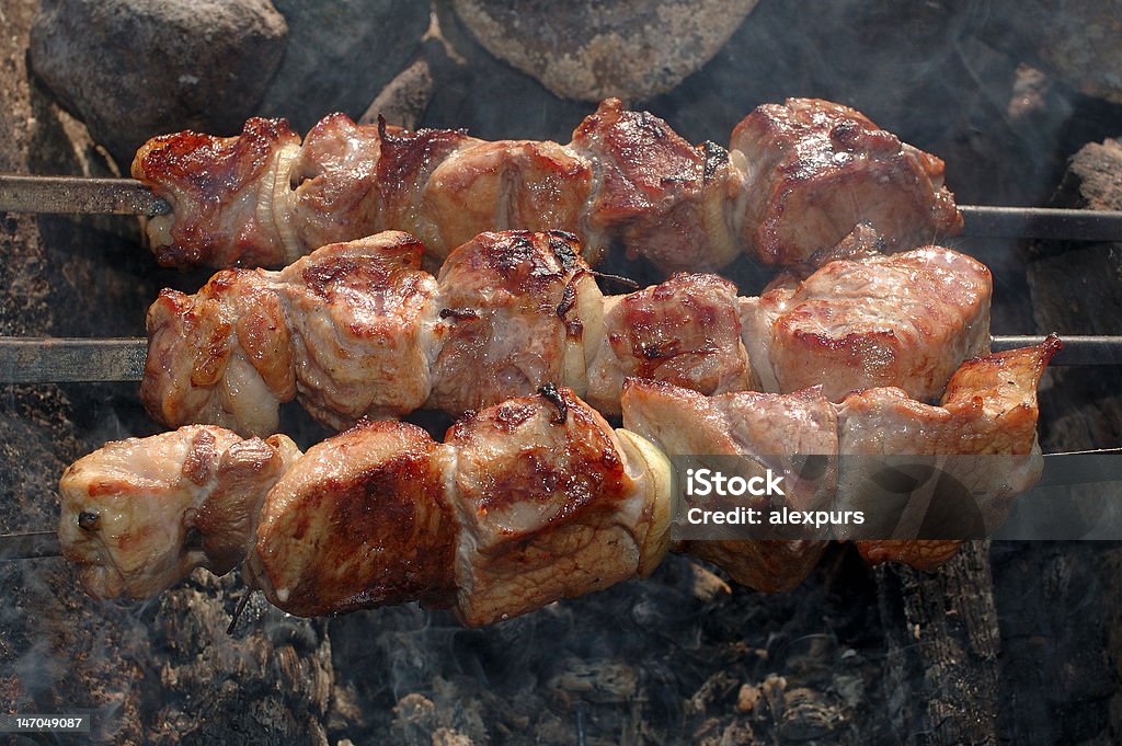 Apetitosa tostado shish kebab (shashlik). - Foto de stock de Acero libre de derechos