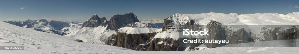 파노라마처럼 펼쳐지는 전망을 말대꾸 Pordoi, Dolomites, 이탈리어어 알프스, 이탈리아 - 로열티 프리 0명 스톡 사진