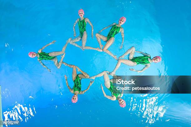 Die Zwillingsschwestern Stockfoto und mehr Bilder von Synchronschwimmen - Synchronschwimmen, Draufsicht, Sportmannschaft