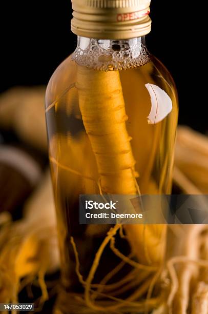 Ginseng Estrarre Liquido - Fotografie stock e altre immagini di Acqua tonica - Acqua tonica, Alimentazione sana, Asia