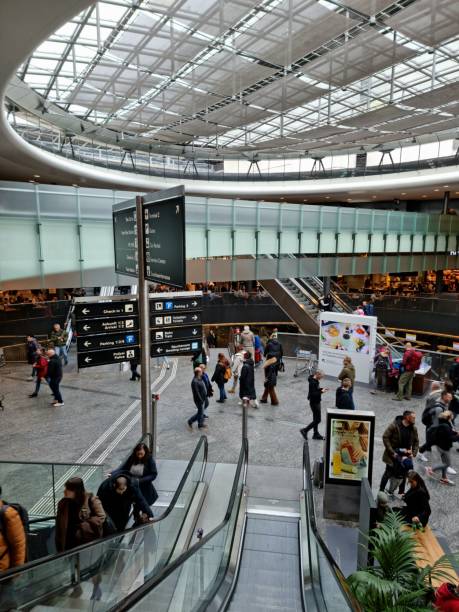 flughafen zürich zrh - zrh wiedenmeier stock-fotos und bilder