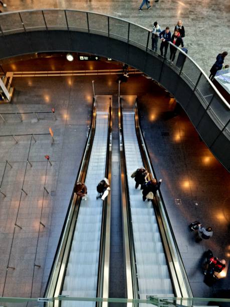 flughafen zürich zrh - zrh wiedenmeier stock-fotos und bilder