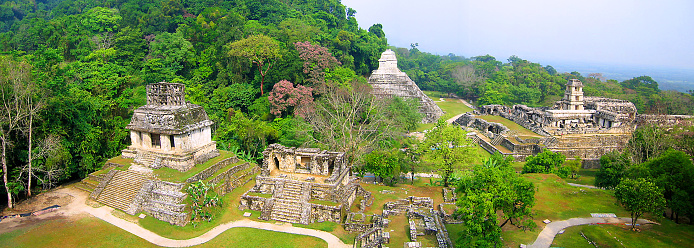 Palenque is a Mayan city located in the state of Chiapas in Mexico. It is one of the most impressive sites of this culture, it is distinguished by its architectural and sculptural heritage.