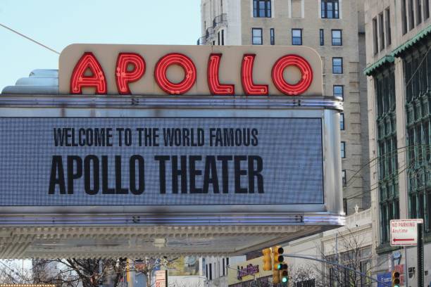 Welcome message on the Apollo Theater marquee The words "Welcome to the World Famous Apollo Theater" in all capital letters on the iconic Apollo Theater marquee in Harlem, New York City, USA song title stock pictures, royalty-free photos & images