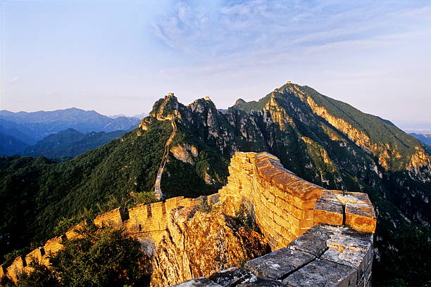 великая китайская стена в jiankou при закате - jiankou стоковые фото и изображения