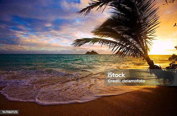 Foto de Pacífico Pôr Do Sol Na Praia Lanikai No Havaí e mais fotos de stock de Nascer do sol - Nascer do sol, Praia Lanikai, Oahu