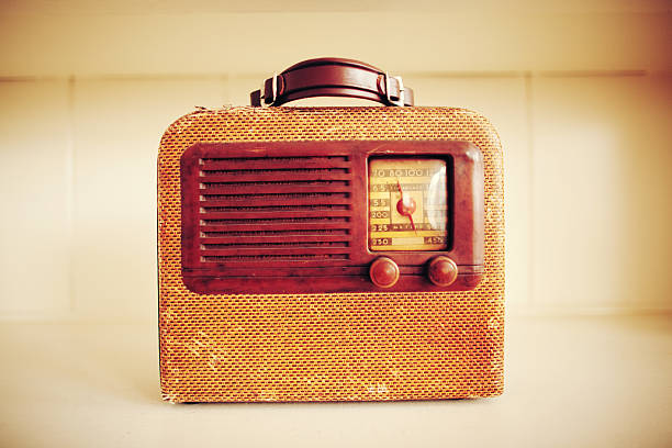 istock antique radio 147061883