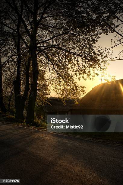 Sonnenaufgang Über Old House Stockfoto und mehr Bilder von Alt - Alt, Fotografie, Idylle