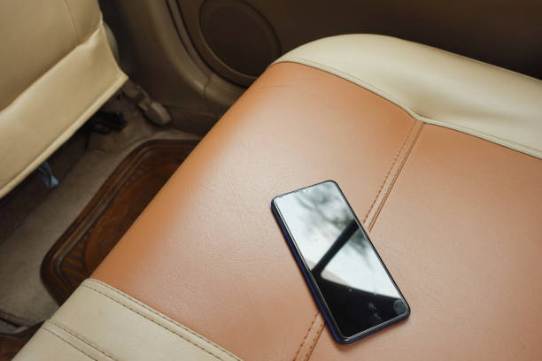 istock forget smartphone on car sit, lost smart phone 1470650078