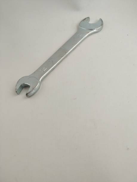 istock opening motorcycle and car bolts 1470657479