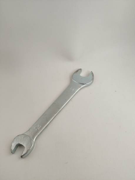 istock opening motorcycle and car bolts 1470657480