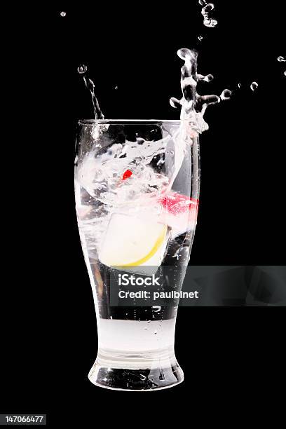 Owoce Woda I Lód - zdjęcia stockowe i więcej obrazów Alkohol - napój - Alkohol - napój, Bez ludzi, Chlapać
