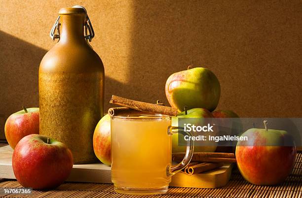 Cidra - Fotografias de stock e mais imagens de Amarelo - Amarelo, Bebida, Bebida Alcoólica