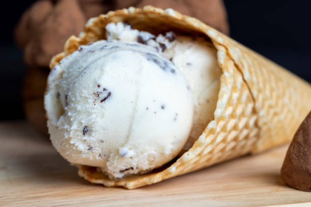 istock Sweet ice cream with chocolate pieces 1470683546