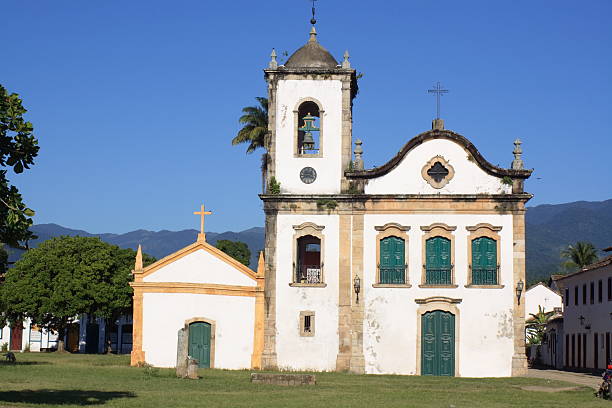 istock church in Paraty 147070781