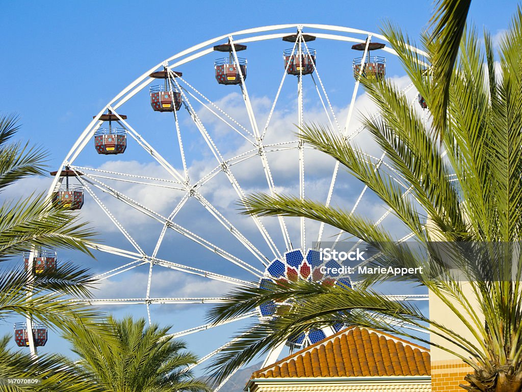 Ruota panoramica - Foto stock royalty-free di Parco dei divertimenti ambulante