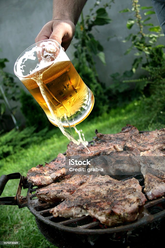 Grillen Fleisch Sauce mit Bier - Lizenzfrei Alkoholisches Getränk Stock-Foto