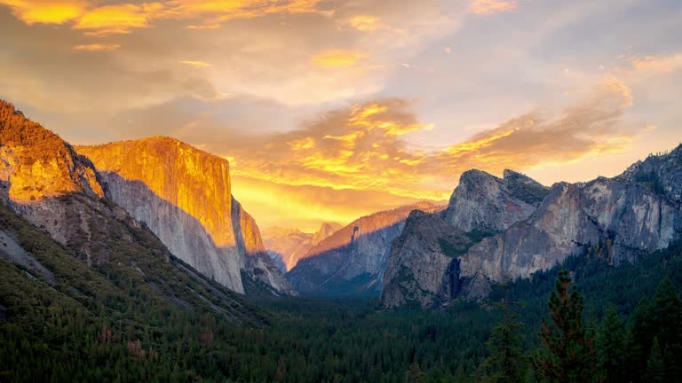 Time lapse video of Yosemite valley nation park