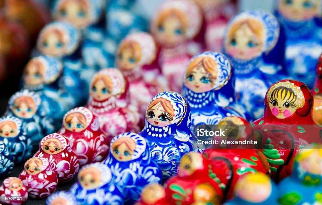 Красочные красоту российской traditional dolls - Стоковые фото Магазин подарков роялти-фри