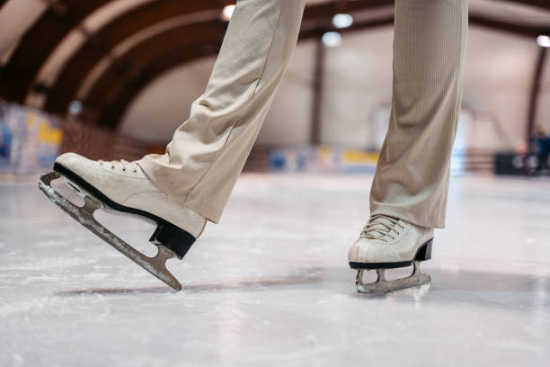 Leather figure skate blade with reflection