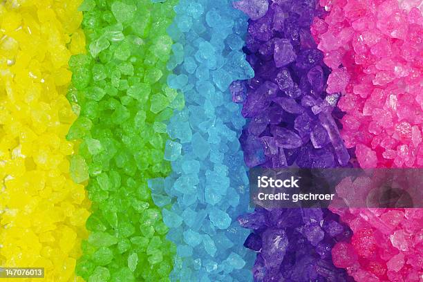 マルチカラーのクリスタルロック虹の背景 - スティックキャンディーのストックフォトや画像を多数ご用意 - スティックキャンディー, 結晶, 潰された