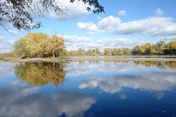 istock Solitude on the Mississippi 147076146
