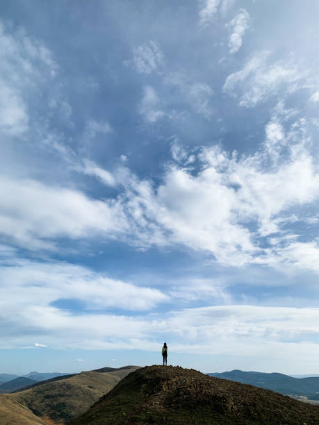istock The hill touches the clouds 1470761469