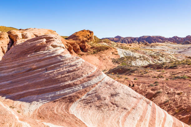 istock Wave in Valley of fire park 1470762211