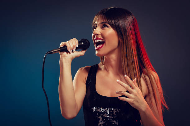 istock Pretty Woman Singer 1470762946