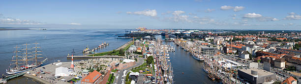 istock Bremerhaven panorama XXXL 147076706
